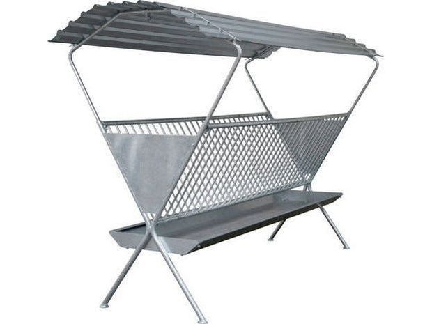 Die Futterraufe ist ideal für beispielsweise kleine Ponys, Ziegen oder Schafe geeignet