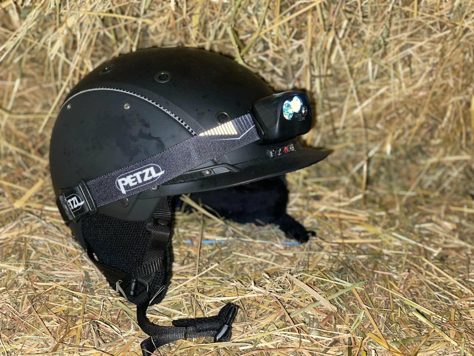 Lampe frontale PETZL Actik Core