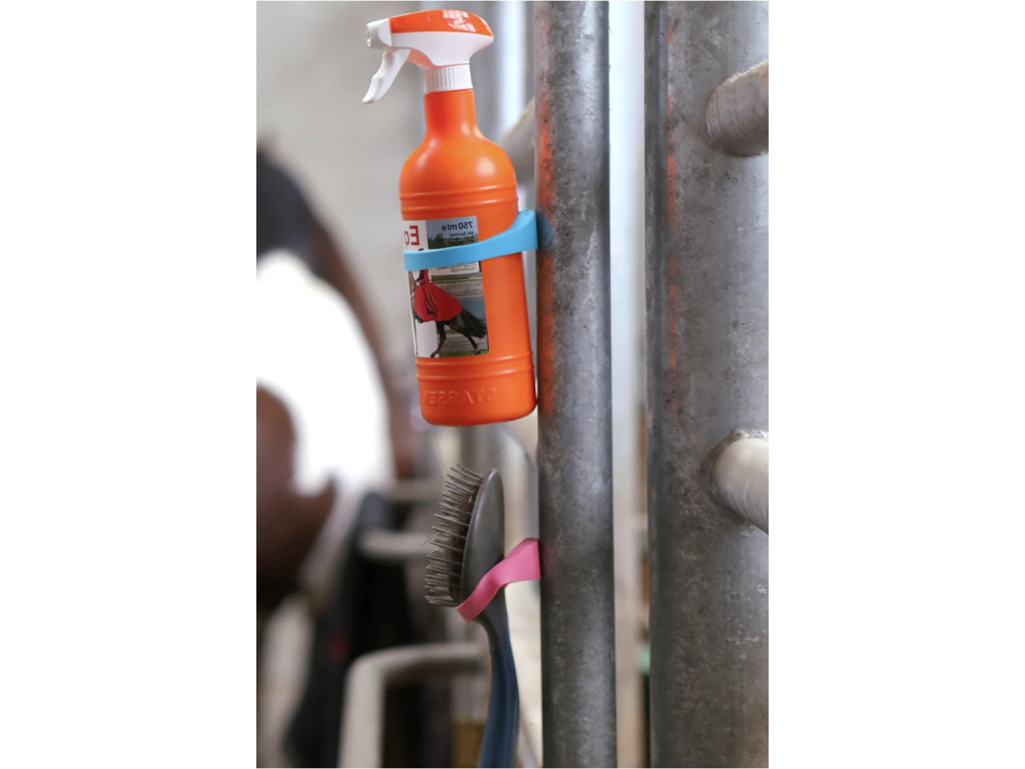 Magnetische Stallhalterung® für Pflegezubehör