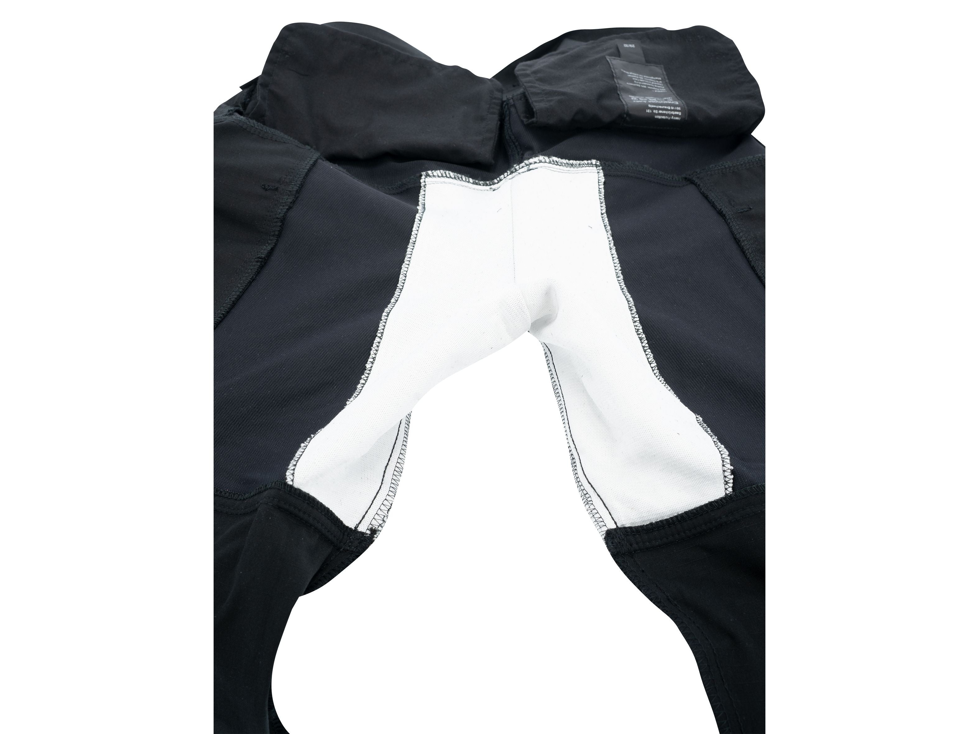 3PF Einsatzhose Innenansicht, Stich- und Schnittschutzeinlage im Bereich der Oberschenkelinnenseite