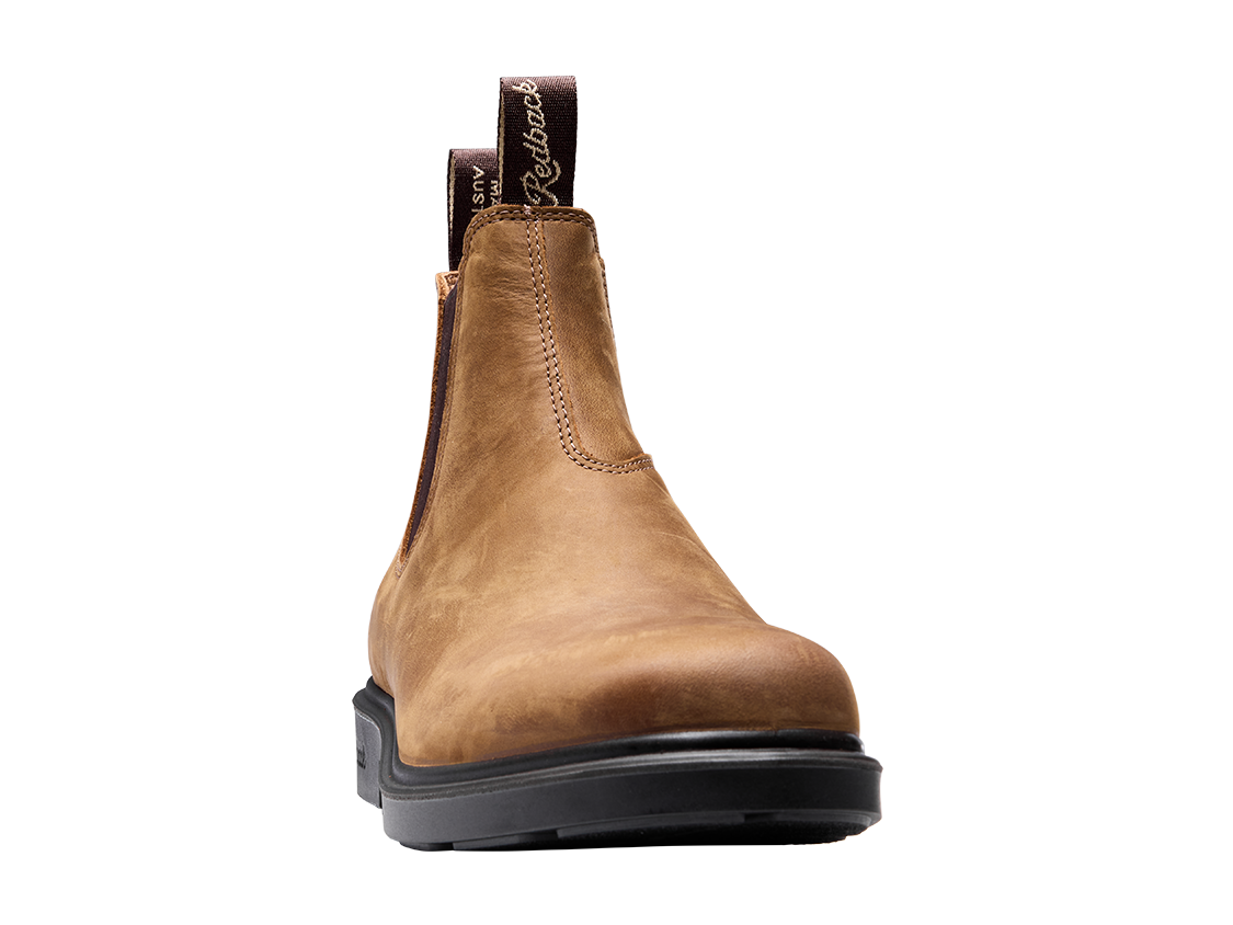 Redback Whistler Chelsea Boot Pipeline Tan Nubuk, Studioansicht