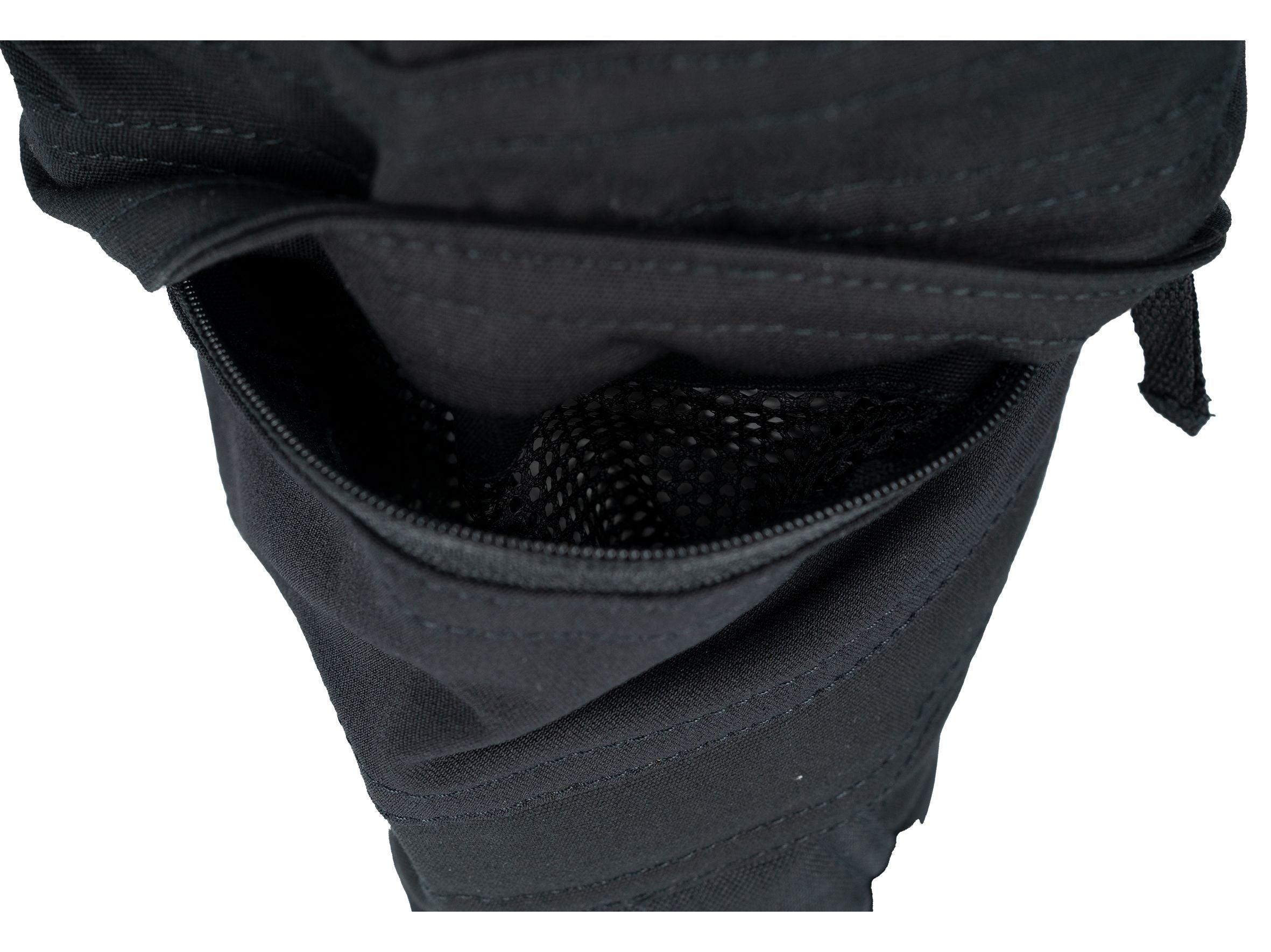 3PF Einsatzhose Detail, Oberschenkeltasche mit Netzfutter und Reißverschlussöffnung